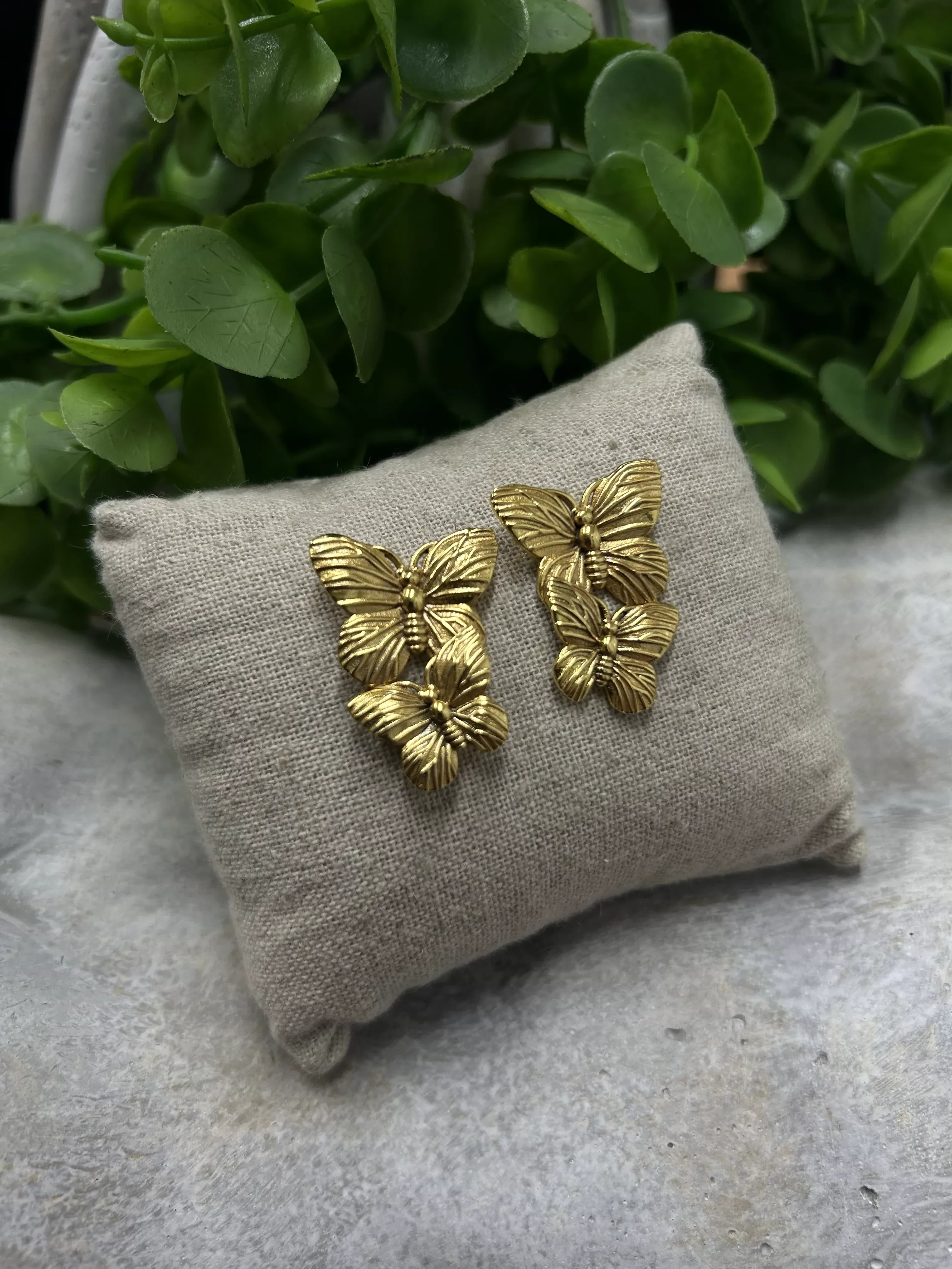 Vergoldete Schmetterlingsohrringe