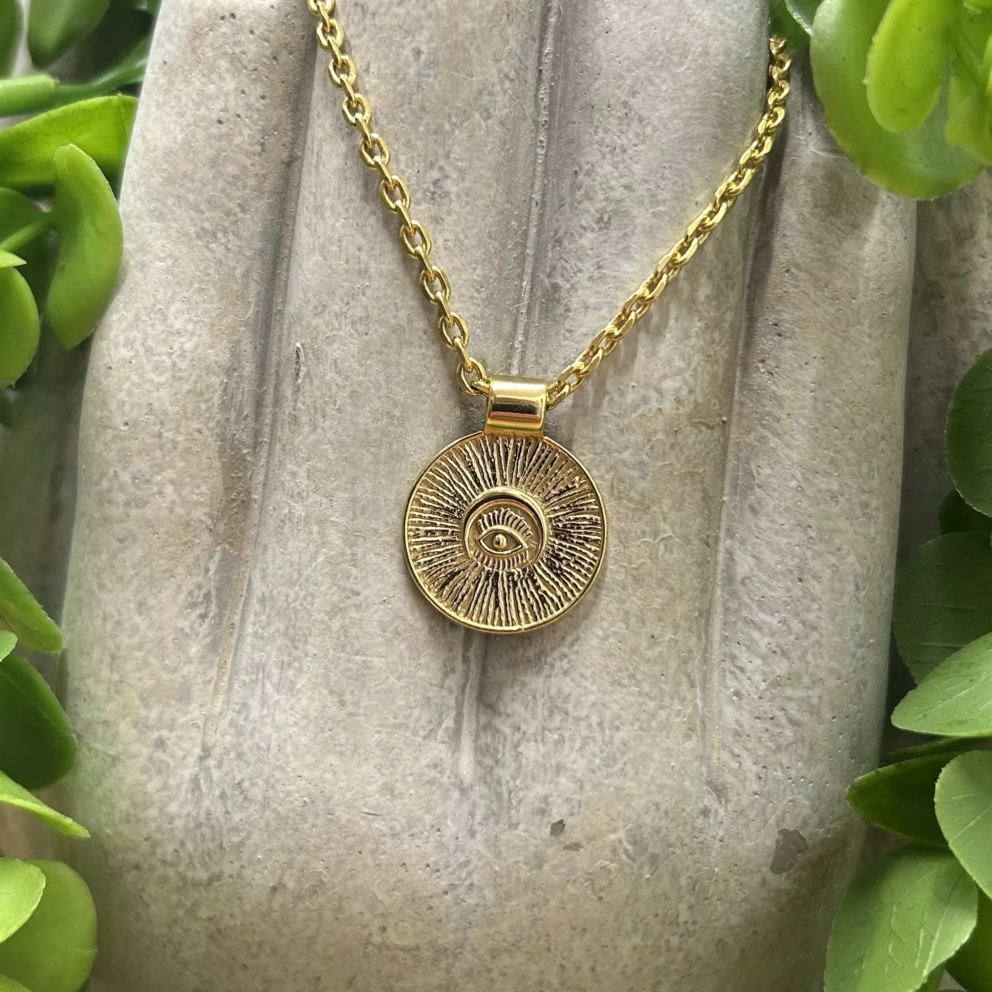 Necklace with sun-eye medallion - Size L - Gold plated